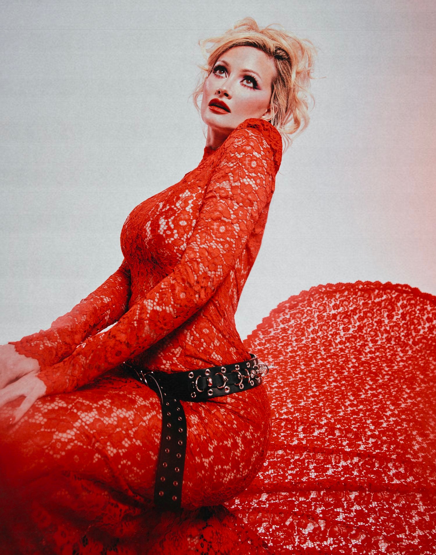 HollyMadison_29.jpg__PID:d4608631-d445-4ebd-9f99-c8a50dc4fd21